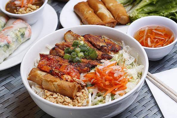 Vien Cafe | restaurant | 6118 Pico Blvd, Los Angeles, CA 90035, USA | 3236512888 OR +1 323-651-2888