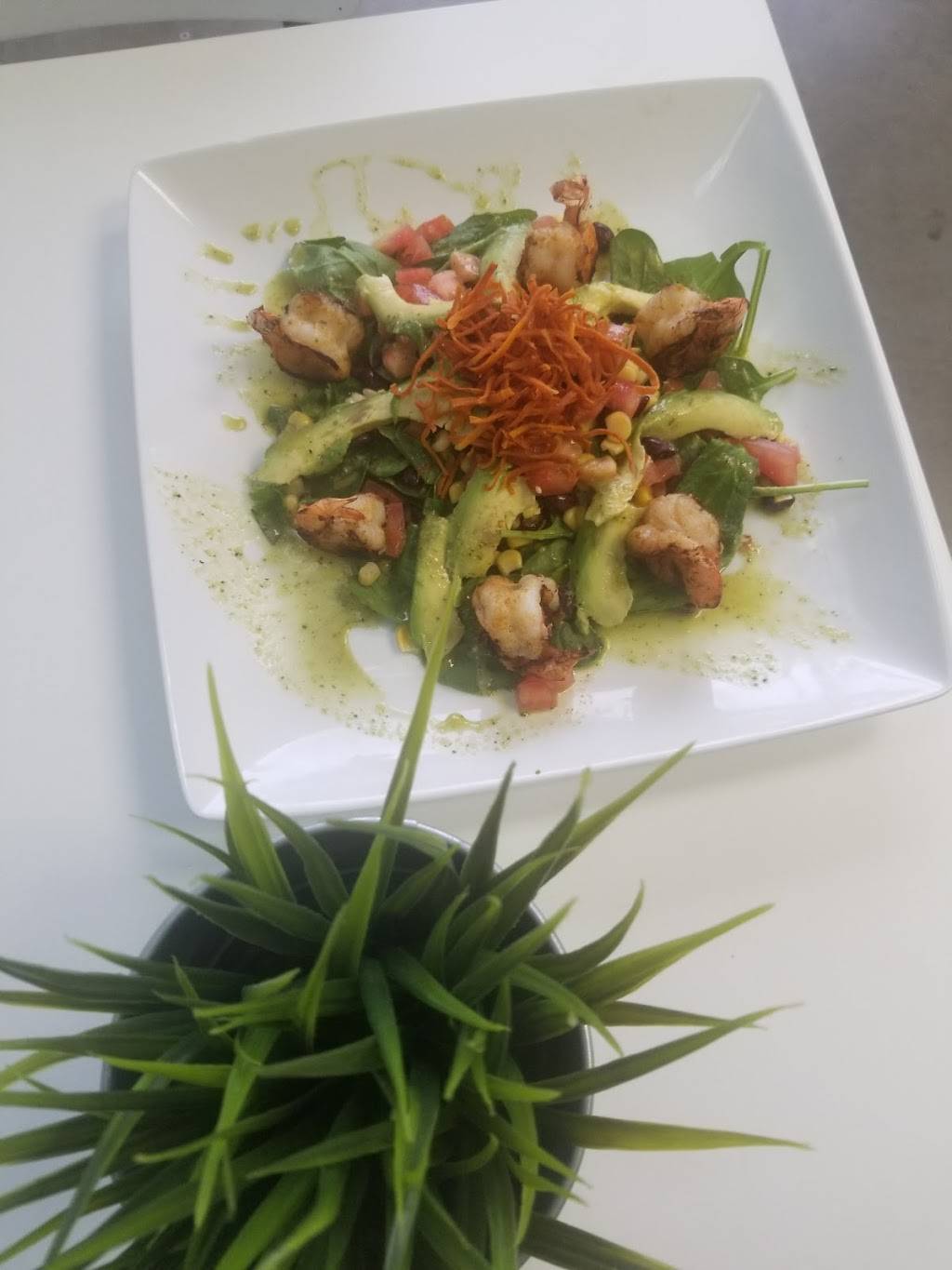 Greenz Salads for Z Adventurous | restaurant | 11300 N Central Expy Ste104, Dallas, TX 75243, USA | 2149547443 OR +1 214-954-7443