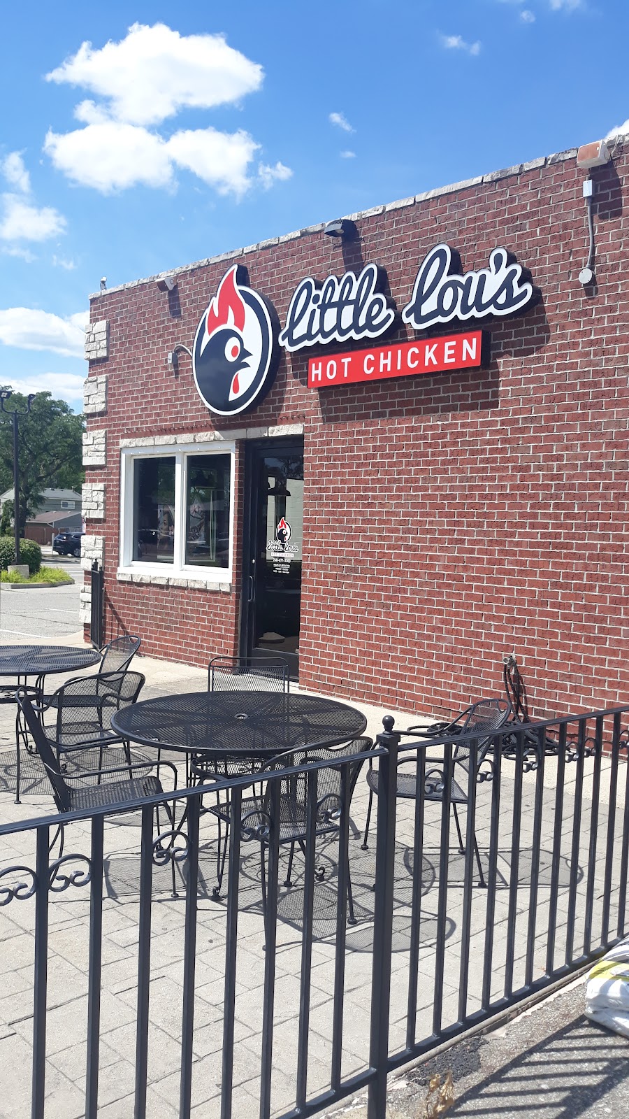 Little Lous Hot Chicken | restaurant | 2626 Coolidge Hwy, Berkley, MI 48072, USA | 2486773300 OR +1 248-677-3300