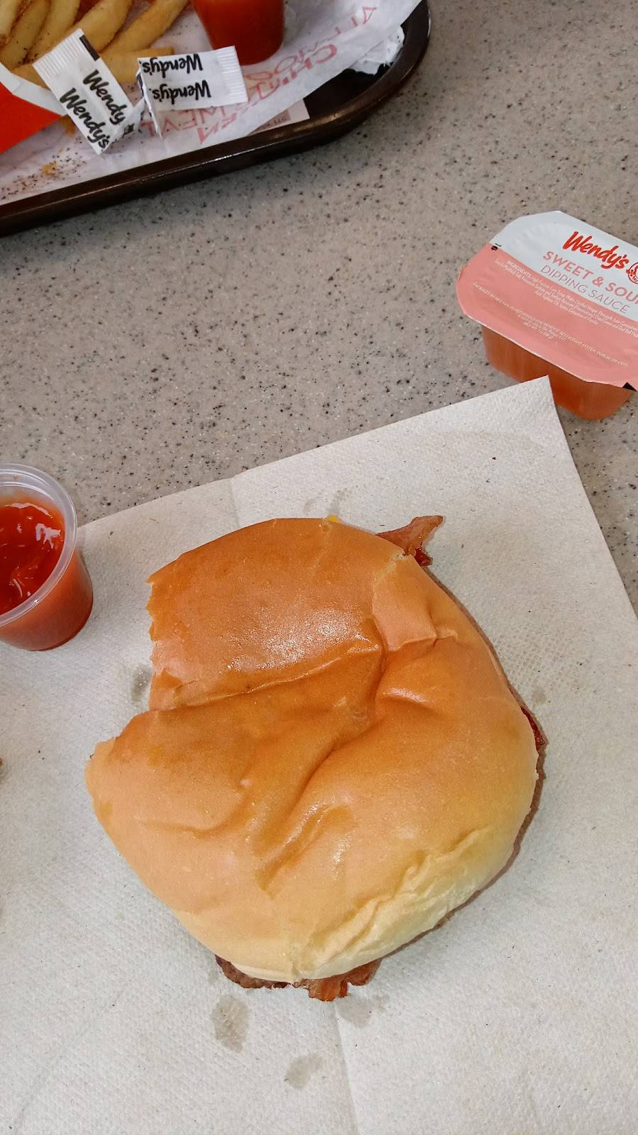 Wendys | restaurant | 1412 4th St NW, New Philadelphia, OH 44663, USA | 3303645991 OR +1 330-364-5991