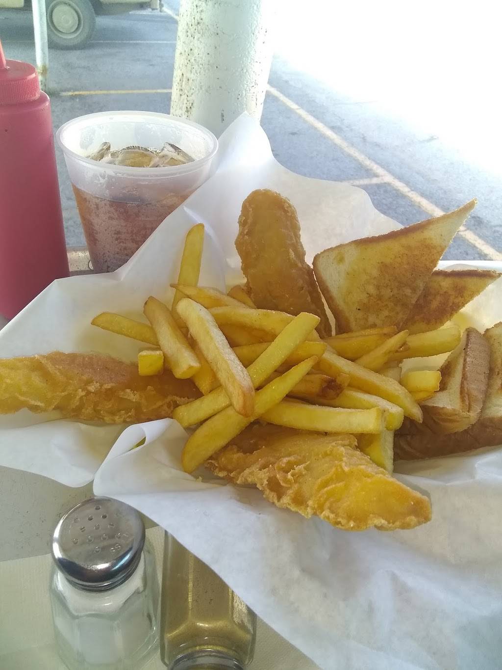 Theos Drive Inn | restaurant | 2626 E Main St, Grand Prairie, TX 75050, USA | 9722623309 OR +1 972-262-3309