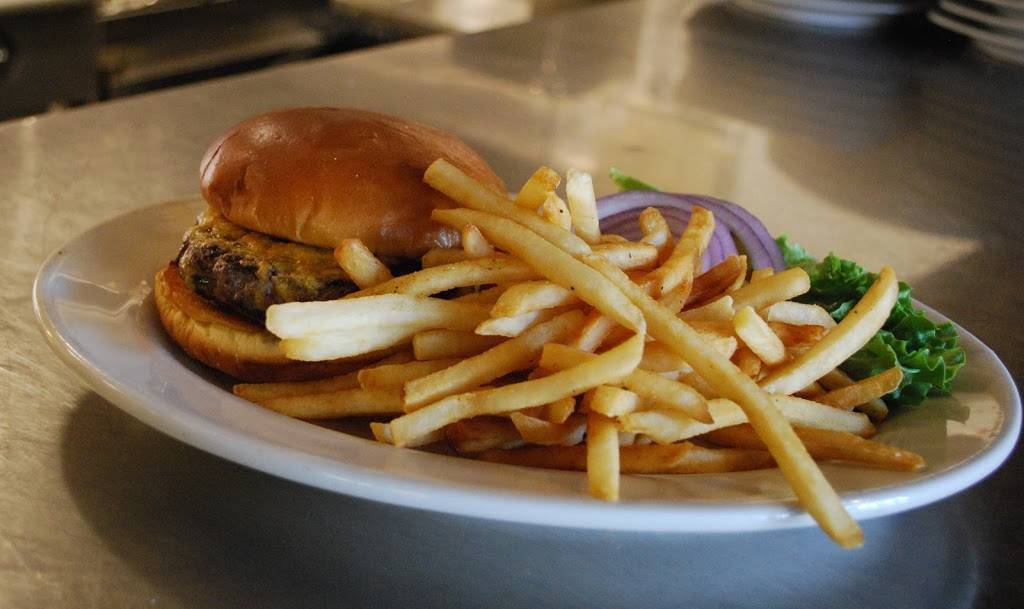 Luckys Burger & Brew Emory Village | restaurant | 1569 N Decatur Rd, Atlanta, GA 30307, USA | 4043434506 OR +1 404-343-4506