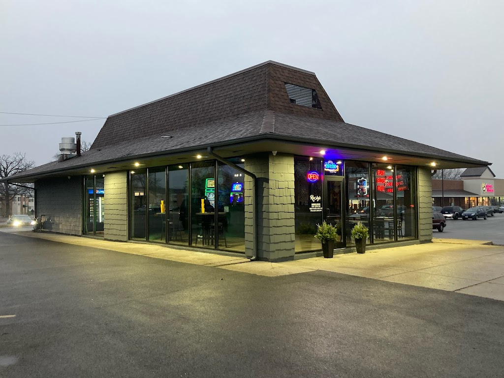 Rockys Place | restaurant | 2243 N Lewis Ave, Waukegan, IL 60087, USA | 8476726000 OR +1 847-672-6000