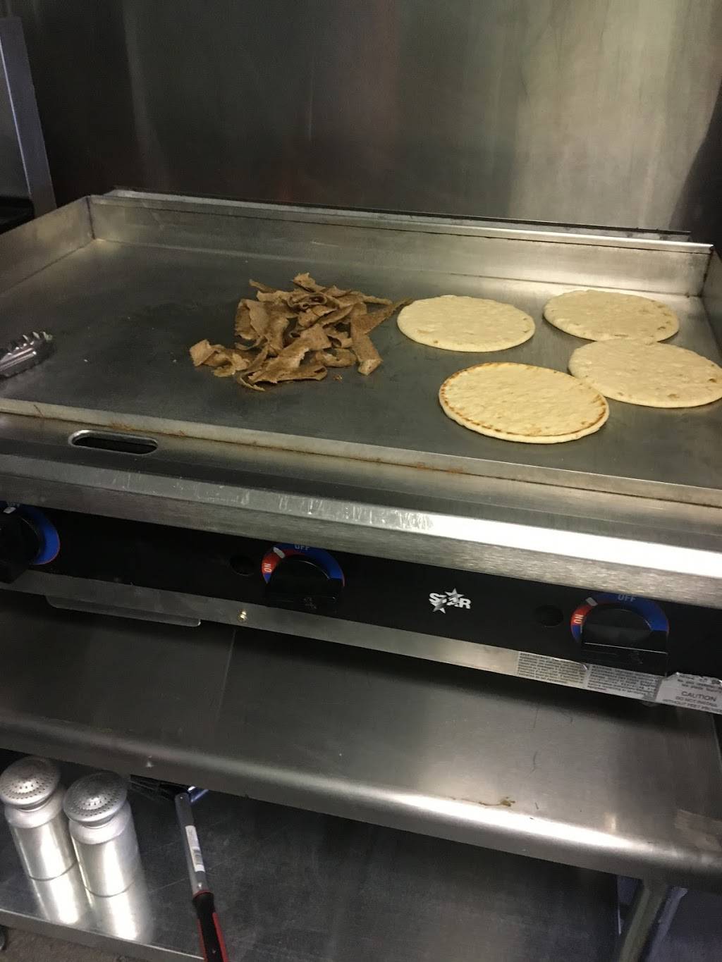 The Loaded Gyro | restaurant | 4866 Delhi Pike, Cincinnati, OH 45238, USA | 5138322040 OR +1 513-832-2040