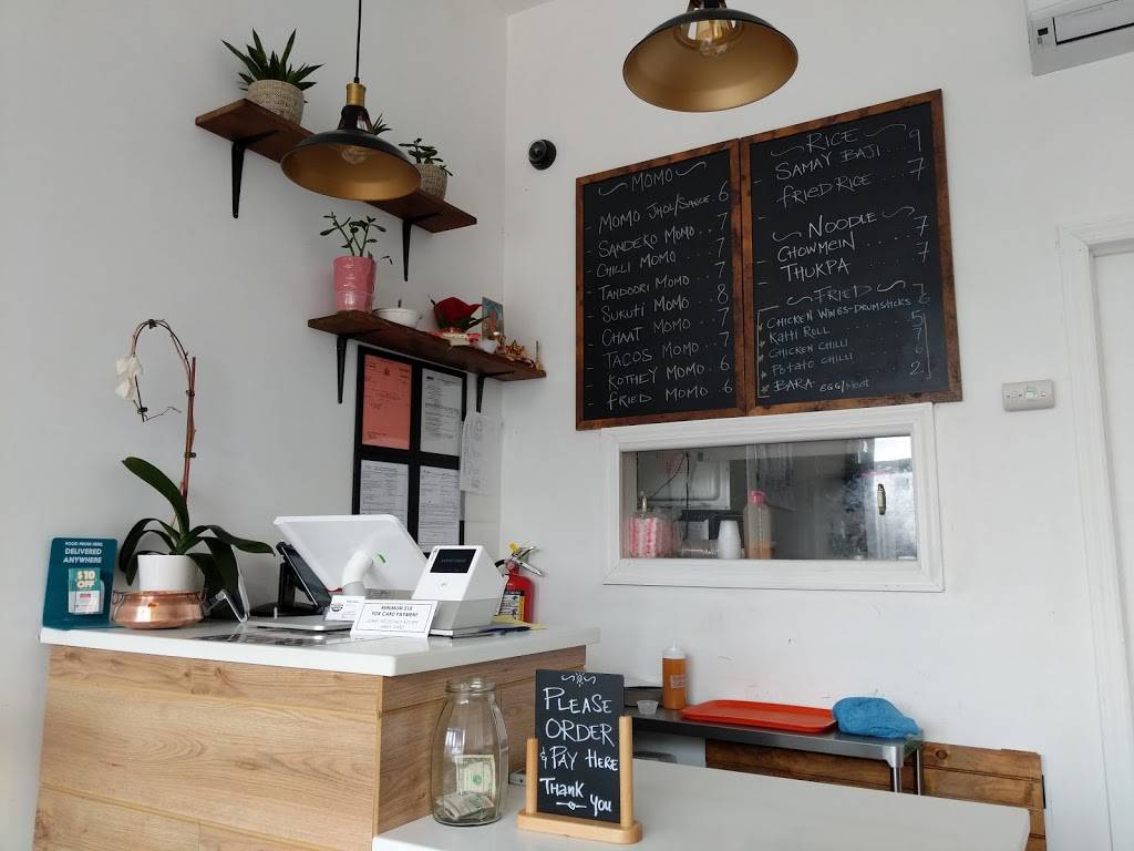 Momo Crave | restaurant | 38-07 69th St, Woodside, NY 11377, USA | 7182551714 OR +1 718-255-1714