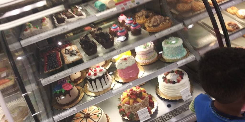 Veranda Shoppes | shopping mall | 500-550 N Pine Island Rd, Plantation, FL 33324, USA | 5616302300 OR +1 561-630-2300