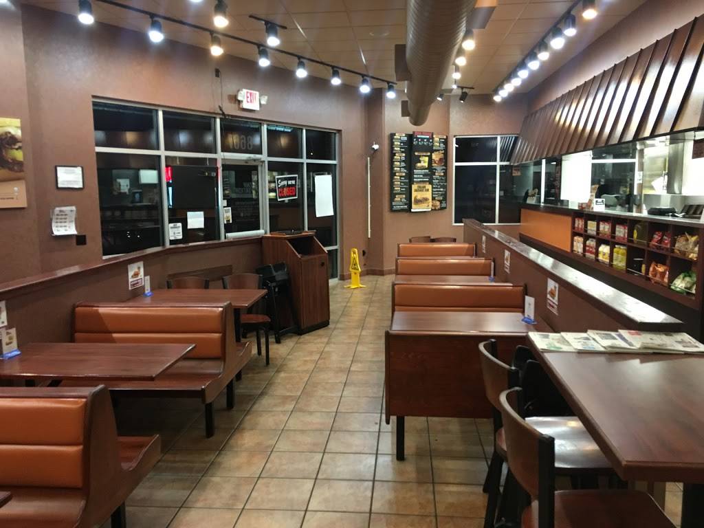 Penn Station East Coast Subs | meal takeaway | 8667 W 135th St, Overland Park, KS 66223, USA | 9138977827 OR +1 913-897-7827