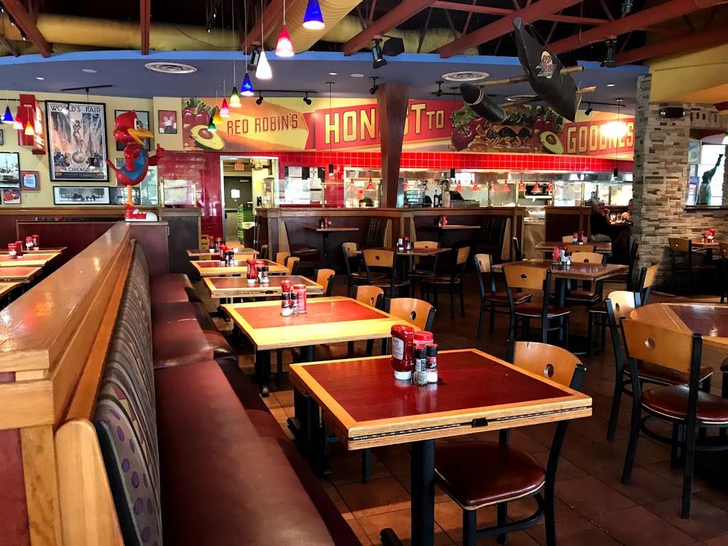 Red Robin Gourmet Burgers and Brews | restaurant | 17403 I-10, San Antonio, TX 78257, USA | 2105580900 OR +1 210-558-0900