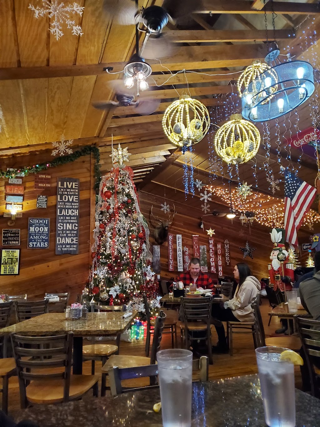 Zebs Restaurant & Bar | restaurant | 3431 Mountain View Blvd, Angel Fire, NM 87710, USA | 5753776358 OR +1 575-377-6358