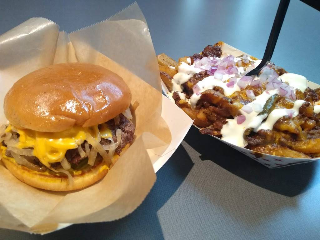 Smittys Garage Burger and Beer | restaurant | 8811 State Line Rd, Kansas City, MO 64114, USA | 8167311455 OR +1 816-731-1455