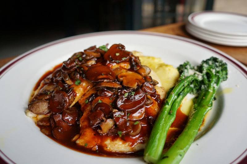 Ozzies Good Eats | restaurant | 11880 Grand Commons Ave, Fairfax, VA 22030, USA | 5713218000 OR +1 571-321-8000