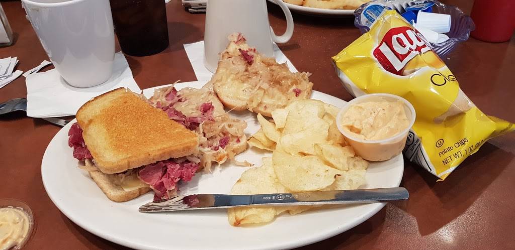 N & Ts Restaurant | restaurant | 3077 Sheridan Rd, Zion, IL 60099, USA | 8478727979 OR +1 847-872-7979