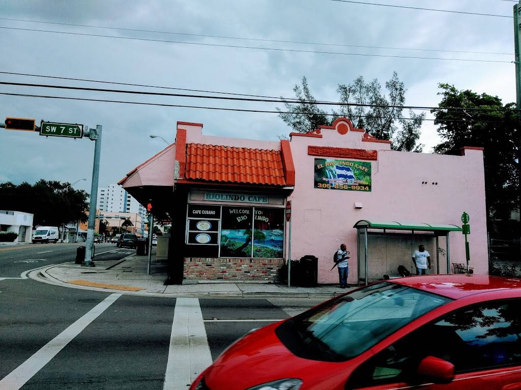 El Rio Lindo Café | restaurant | 641 SW 12th Ave, Miami, FL 33130, USA | 3058569934 OR +1 305-856-9934