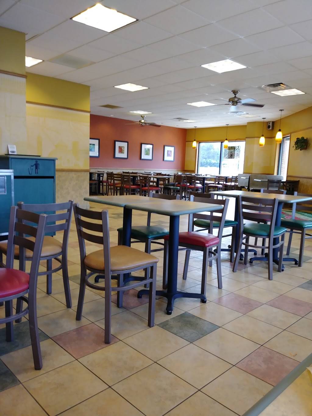 Subway | restaurant | 649 N Main St, North Webster, IN 46555, USA | 5748345558 OR +1 574-834-5558