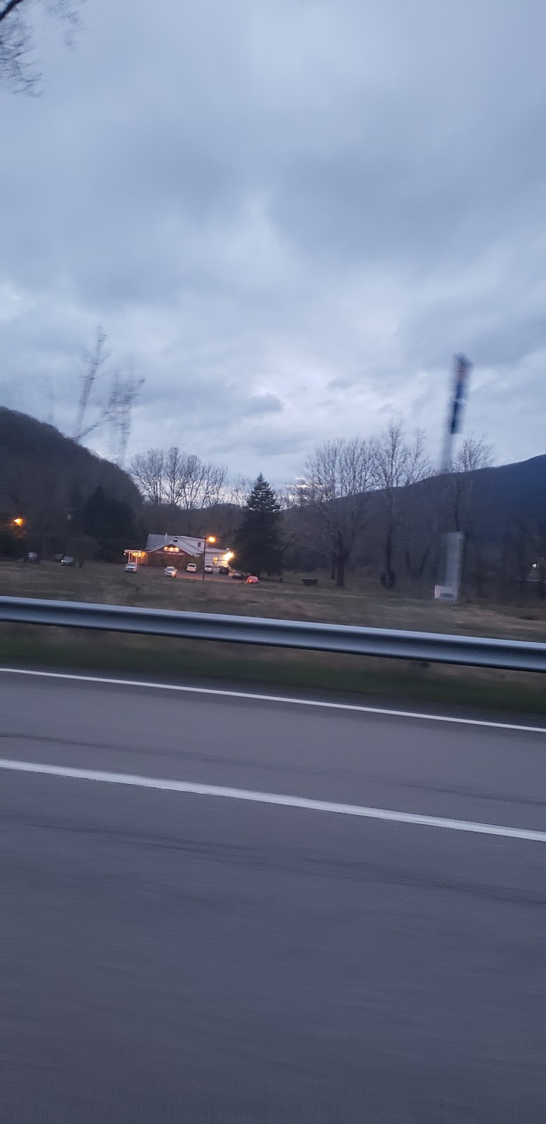 Cat & Owl Steak & Seafood | restaurant | 110 Karnes Rd, Covington, VA 24426, USA | 5408625808 OR +1 540-862-5808