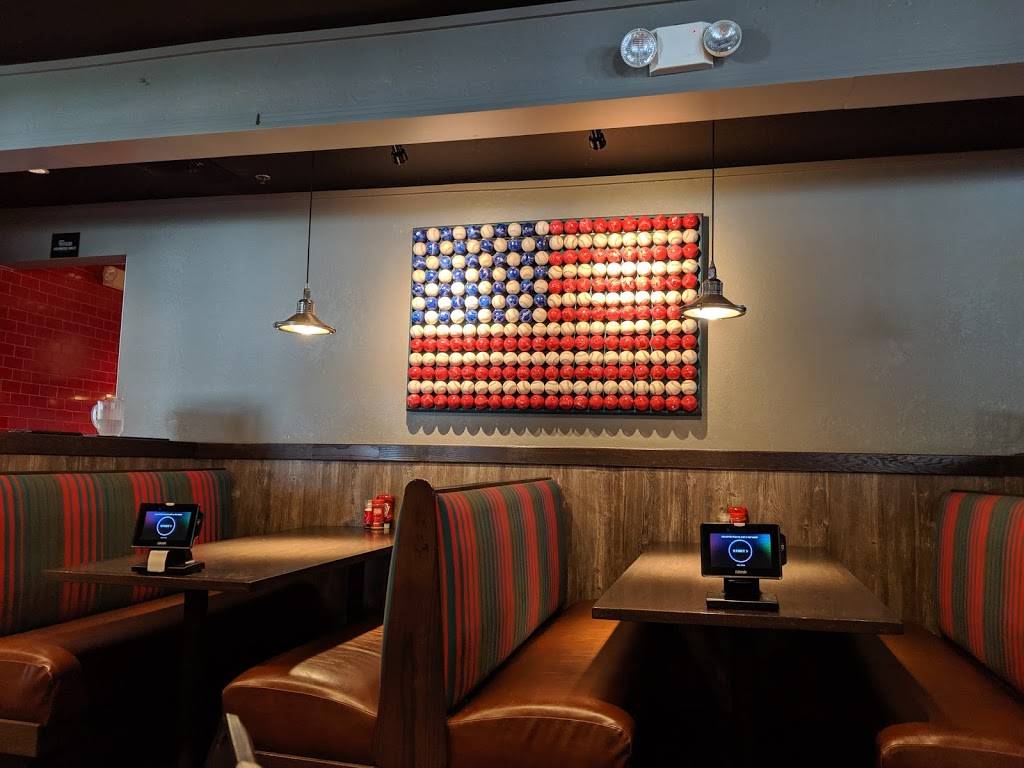 Red Robin Gourmet Burgers and Brews | restaurant | 8501 NW Prairie View Rd, Kansas City, MO 64153, USA | 8163818553 OR +1 816-381-8553