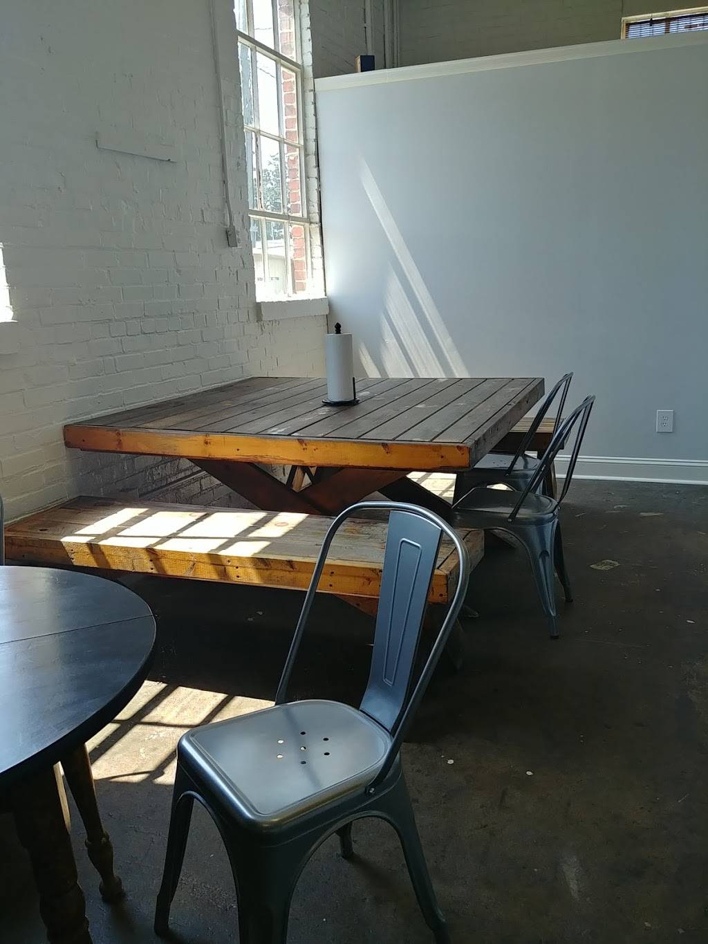 Fresh | restaurant | 109 S Church St, Rogersville, TN 37857, USA | 4232933780 OR +1 423-293-3780