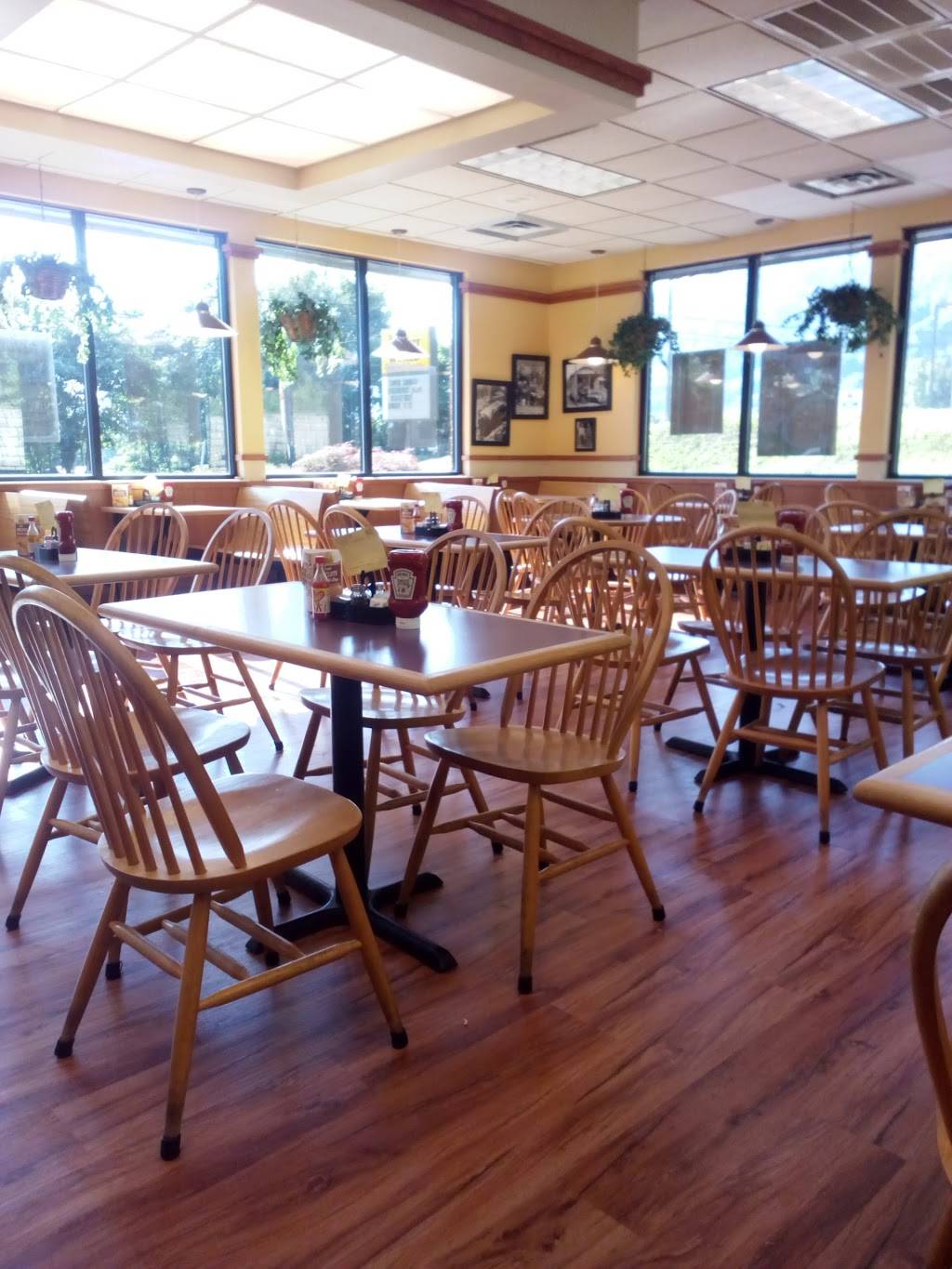 Tudors Biscuit World | restaurant | 173 Virginia Ave, Smithers, WV 25186, USA | 3044428989 OR +1 304-442-8989