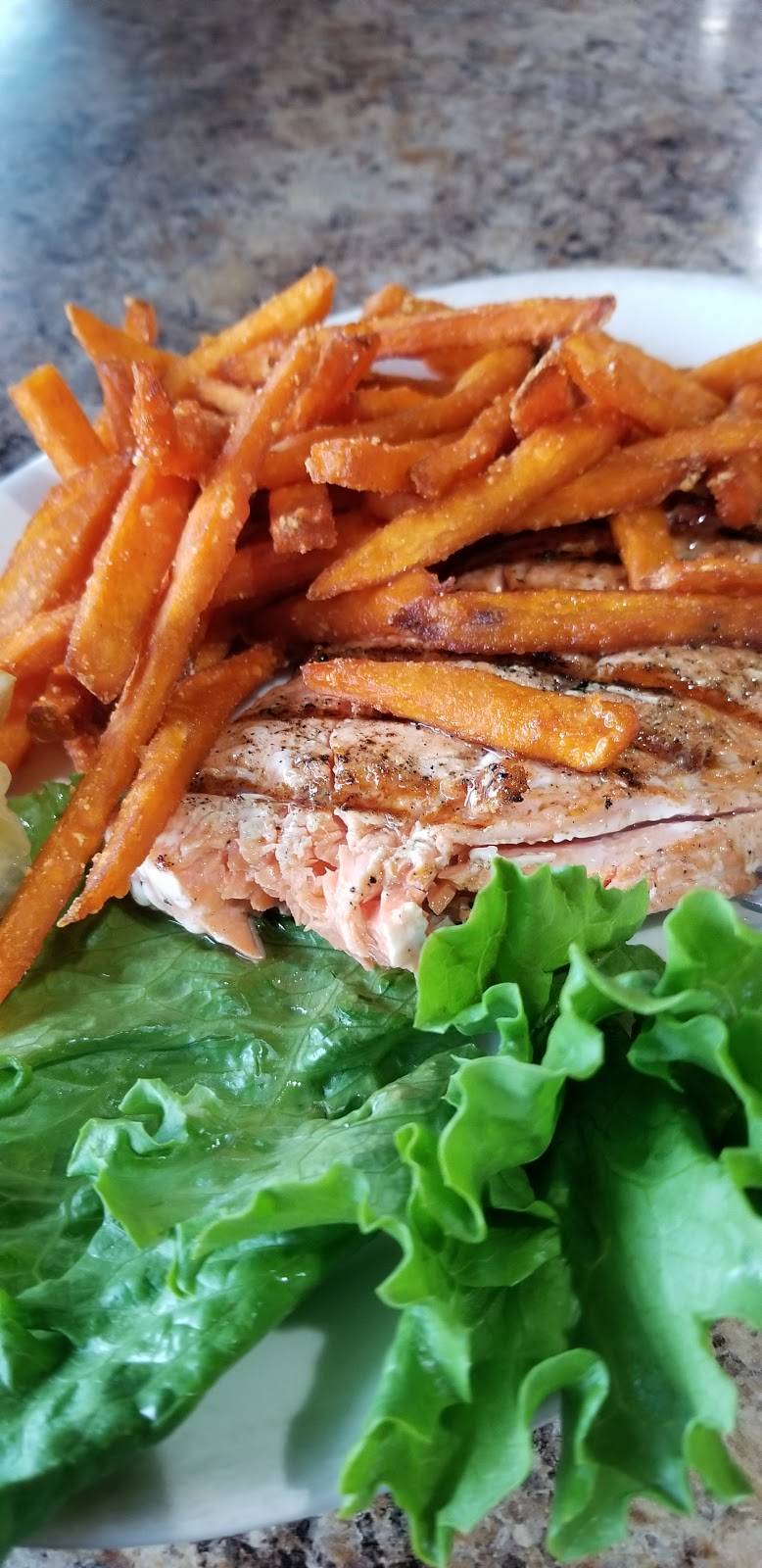 Brunos Family Restaurant & Bar | restaurant | 204 Center St E, Eatonville, WA 98328, USA | 3608327866 OR +1 360-832-7866