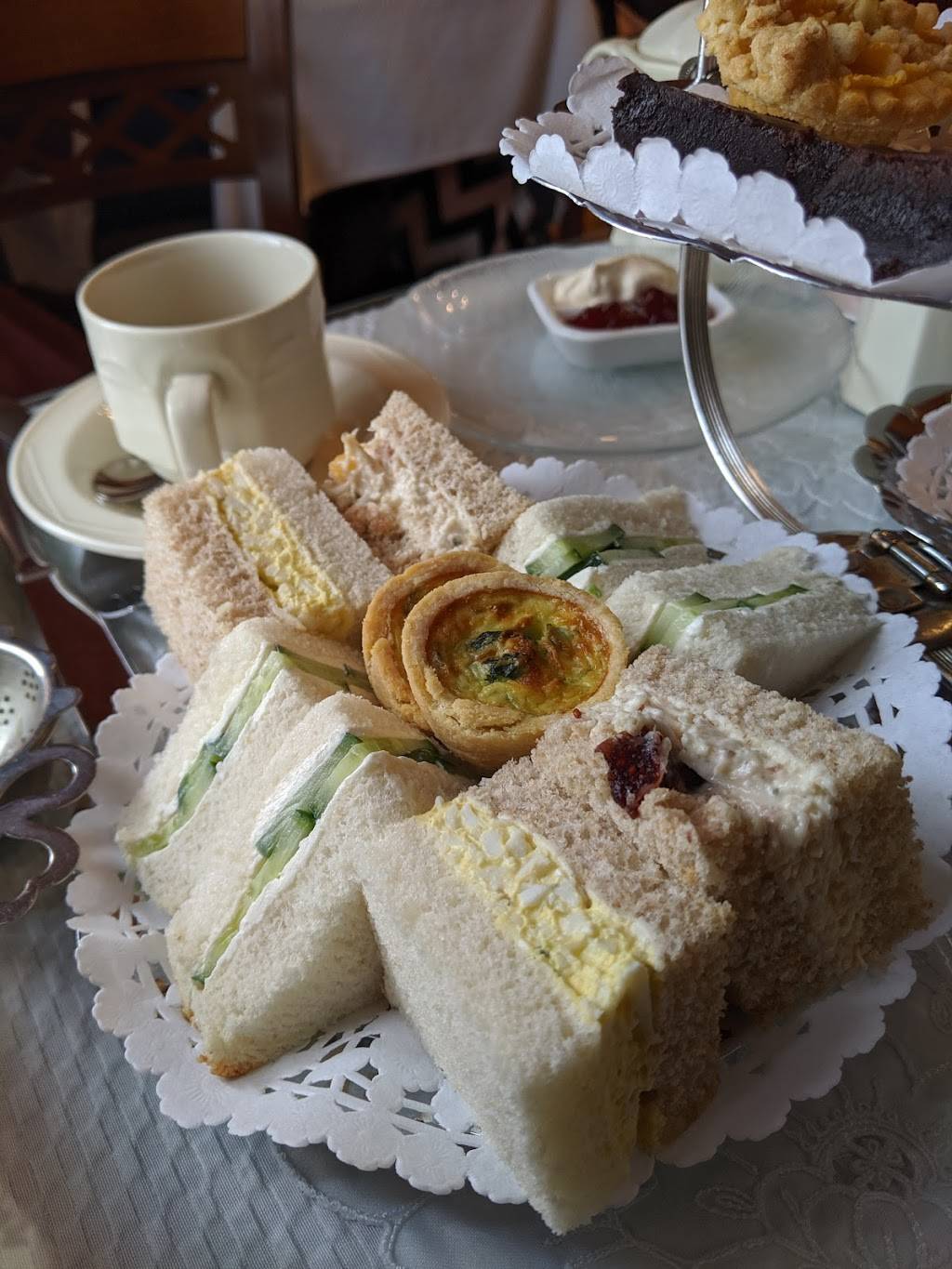 The Tea Room | restaurant | 223 Queen St S, Mississauga, ON L5M 1L6, Canada | 9055427674 OR +1 905-542-7674