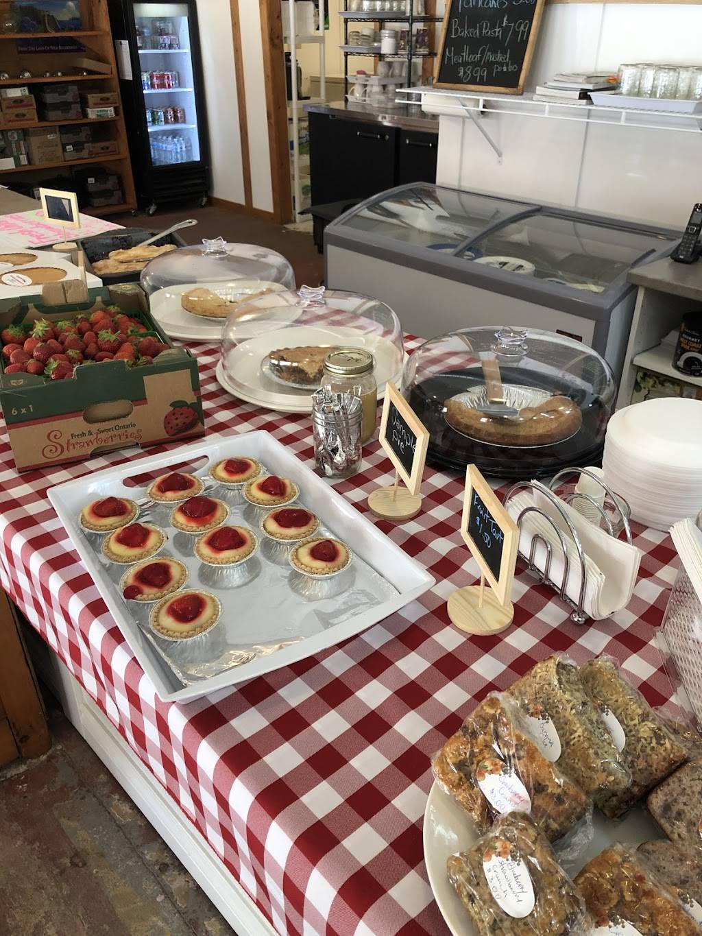 Paulettes Pantry and Eatery | restaurant | 2259 Hwy 11 South, Gravenhurst, ON P1P 1R1, Canada | 7058262709 OR +1 705-826-2709