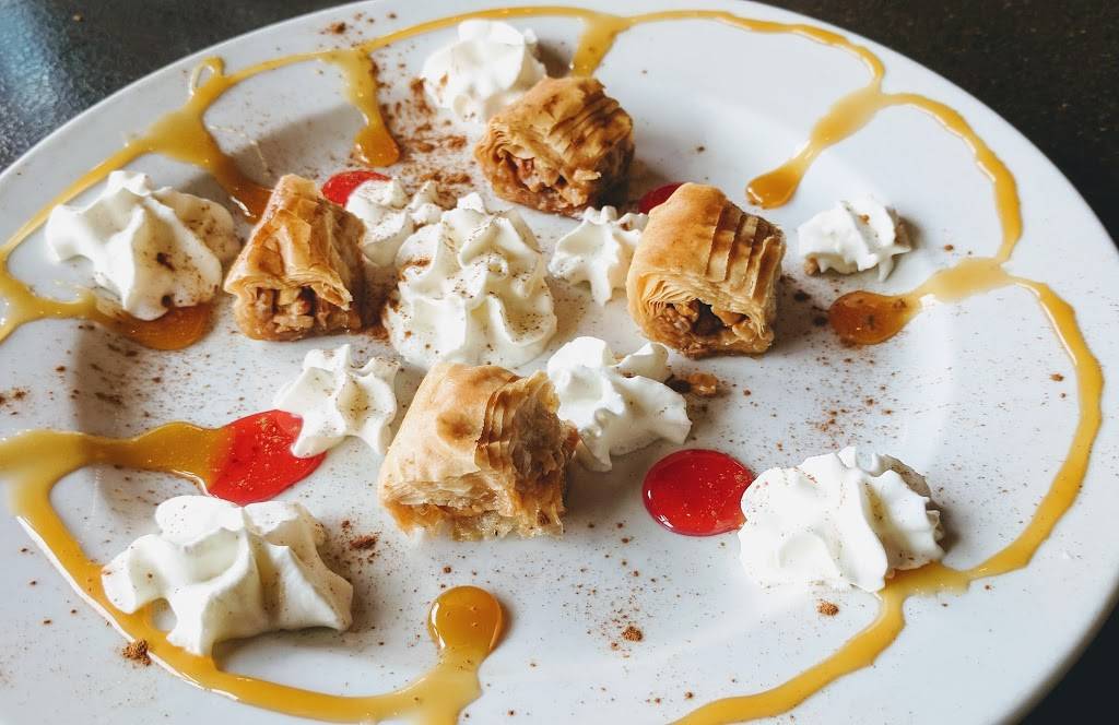 Montfort Mediterranean Grill | restaurant | 796 Brant St, Burlington, ON L7R 2J2, Canada | 9056321232 OR +1 905-632-1232