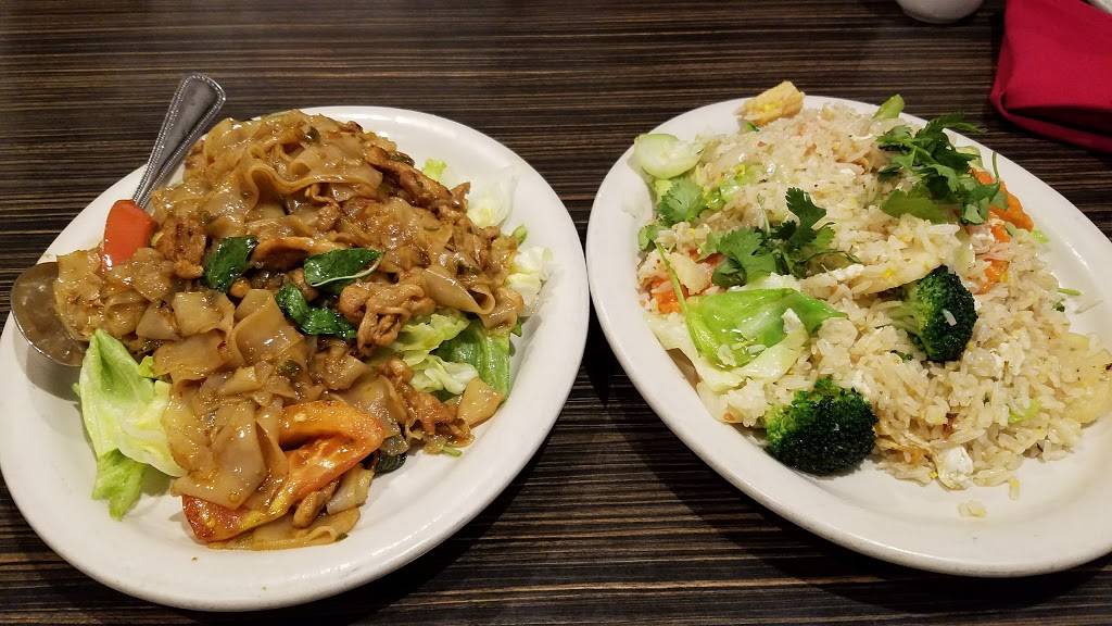 Thai Basil | restaurant | 2431 E Chapman Ave, Fullerton, CA 92831, USA | 7147380888 OR +1 714-738-0888