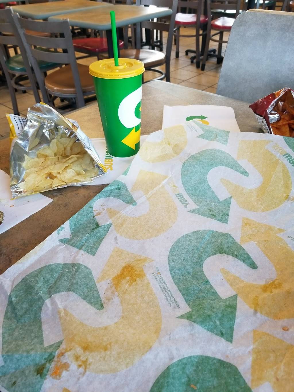 Subway | meal takeaway | 2610 S 9th St, Salina, KS 67401, USA | 7858237008 OR +1 785-823-7008