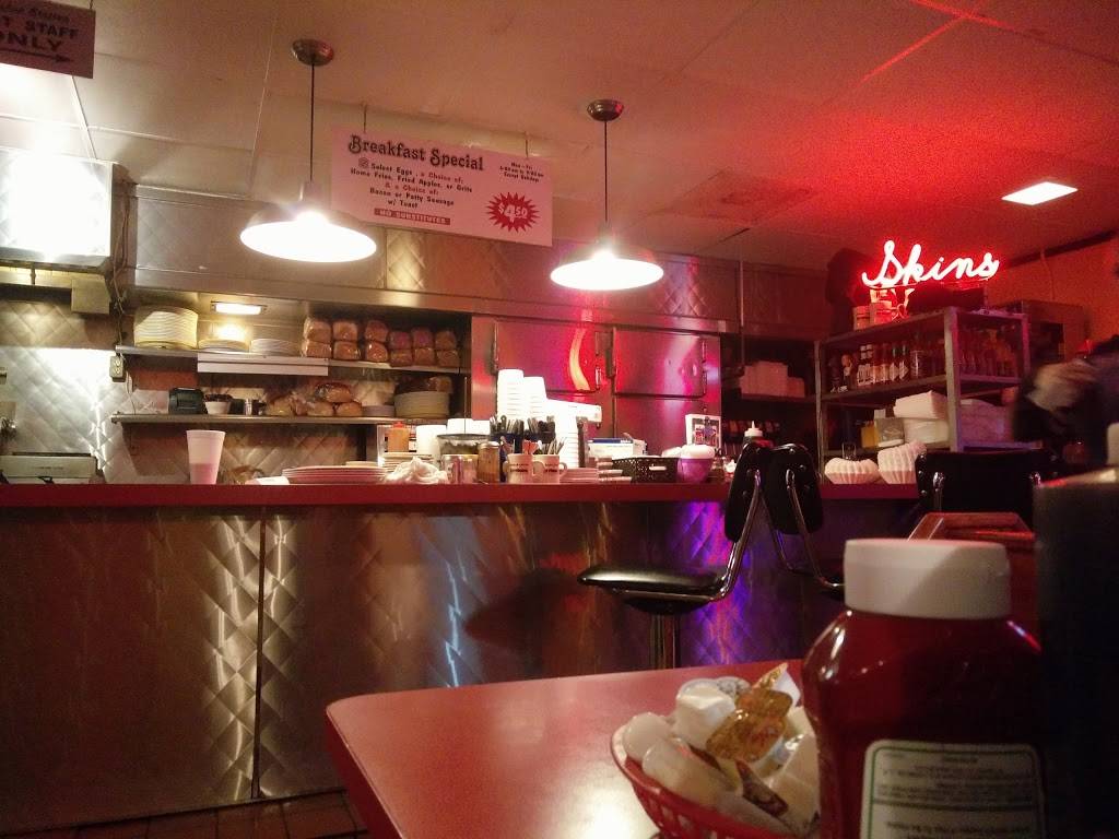 City Diner | restaurant | 2237 W Broad St, Richmond, VA 23220, USA | 8042541974 OR +1 804-254-1974