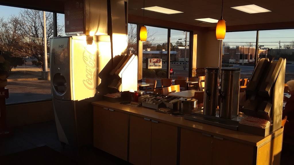 Wendys | restaurant | 714 W Poplar Ave, Collierville, TN 38017, USA | 9018546037 OR +1 901-854-6037