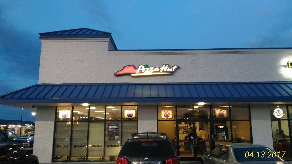 Pizza Hut | meal takeaway | 4032 A Victory Blvd, Portsmouth, VA 23701, USA | 7574659999 OR +1 757-465-9999