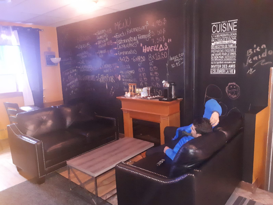 GuilloS Bistro Bar Saint-Hyacinthe | restaurant | 1360 Rue Calixa-Lavallée, Saint-Hyacinthe, QC J2S 3E8, Canada | 4385219764 OR +1 438-521-9764