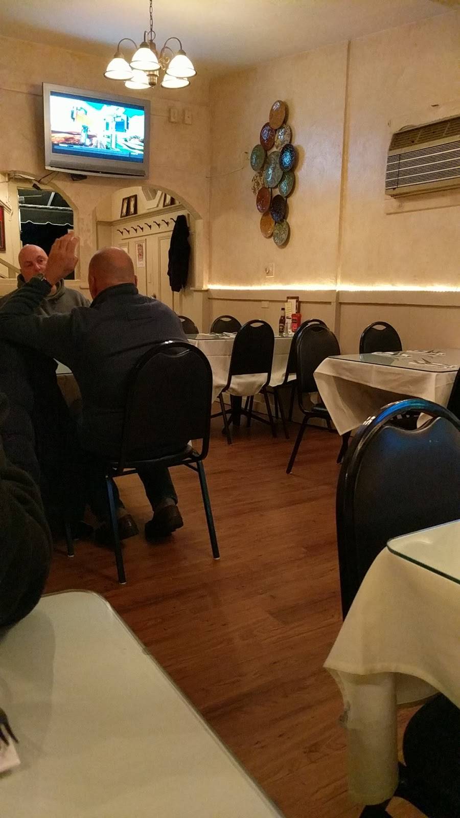 Cafe Roma | restaurant | 3371 Acushnet Ave, New Bedford, MA 02745, USA | 5089985281 OR +1 508-998-5281