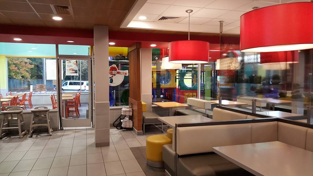 McDonalds | cafe | 3893 Lavista Rd, Tucker, GA 30084, USA | 6784069945 OR +1 678-406-9945