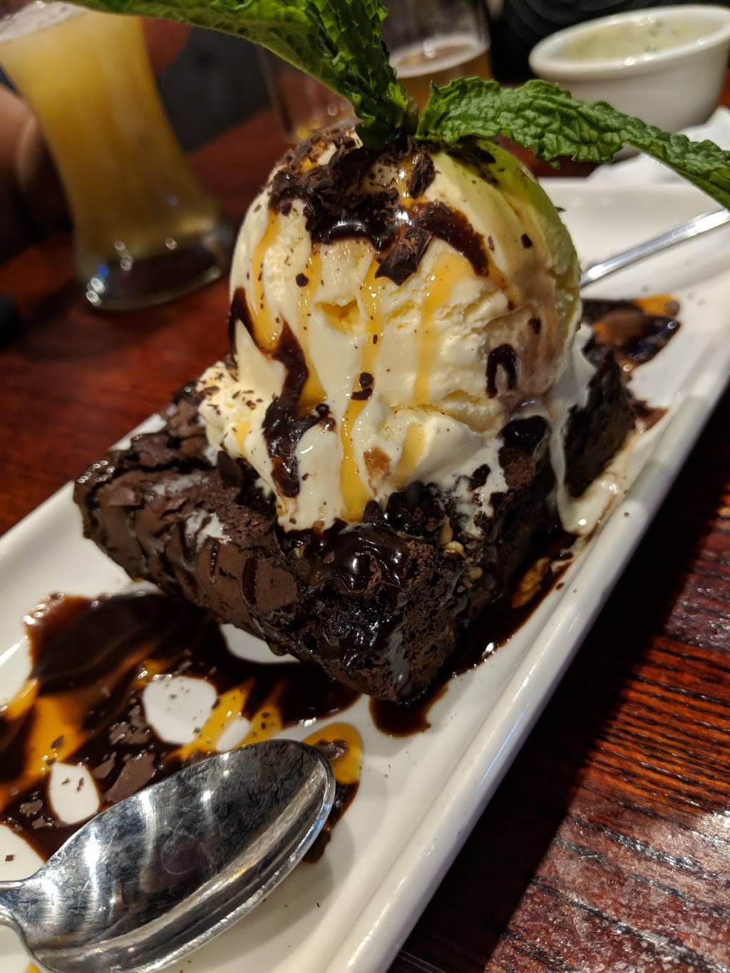 Gordon Biersch Brewery Restaurant | restaurant | 200 E Middle Ln Unit A, Rockville, MD 20850, USA | 3013407159 OR +1 301-340-7159