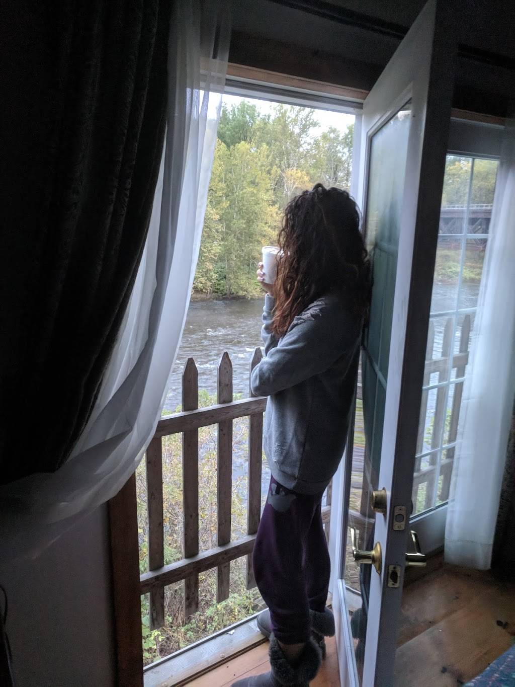 Two River Junction | restaurant | 106 Scenic Dr, Lackawaxen, PA 18435, USA | 5706851350 OR +1 570-685-1350