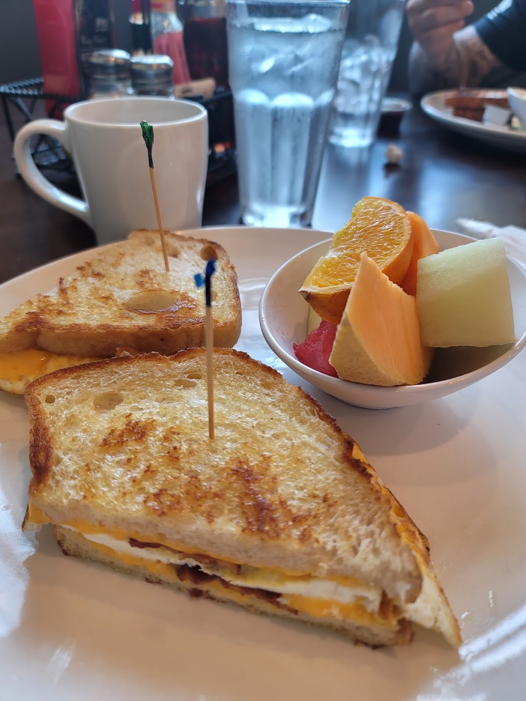 Broken Yolk Cafe | restaurant | 12285 Base Line Rd #120, Rancho Cucamonga, CA 91739, USA | 9096129655 OR +1 909-612-9655