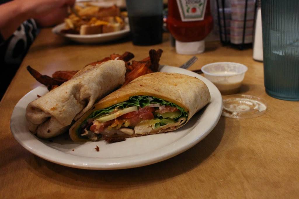 Flynnies Diner | restaurant | 607 Depot Ave, Dixon, IL 61021, USA | 8159738129 OR +1 815-973-8129