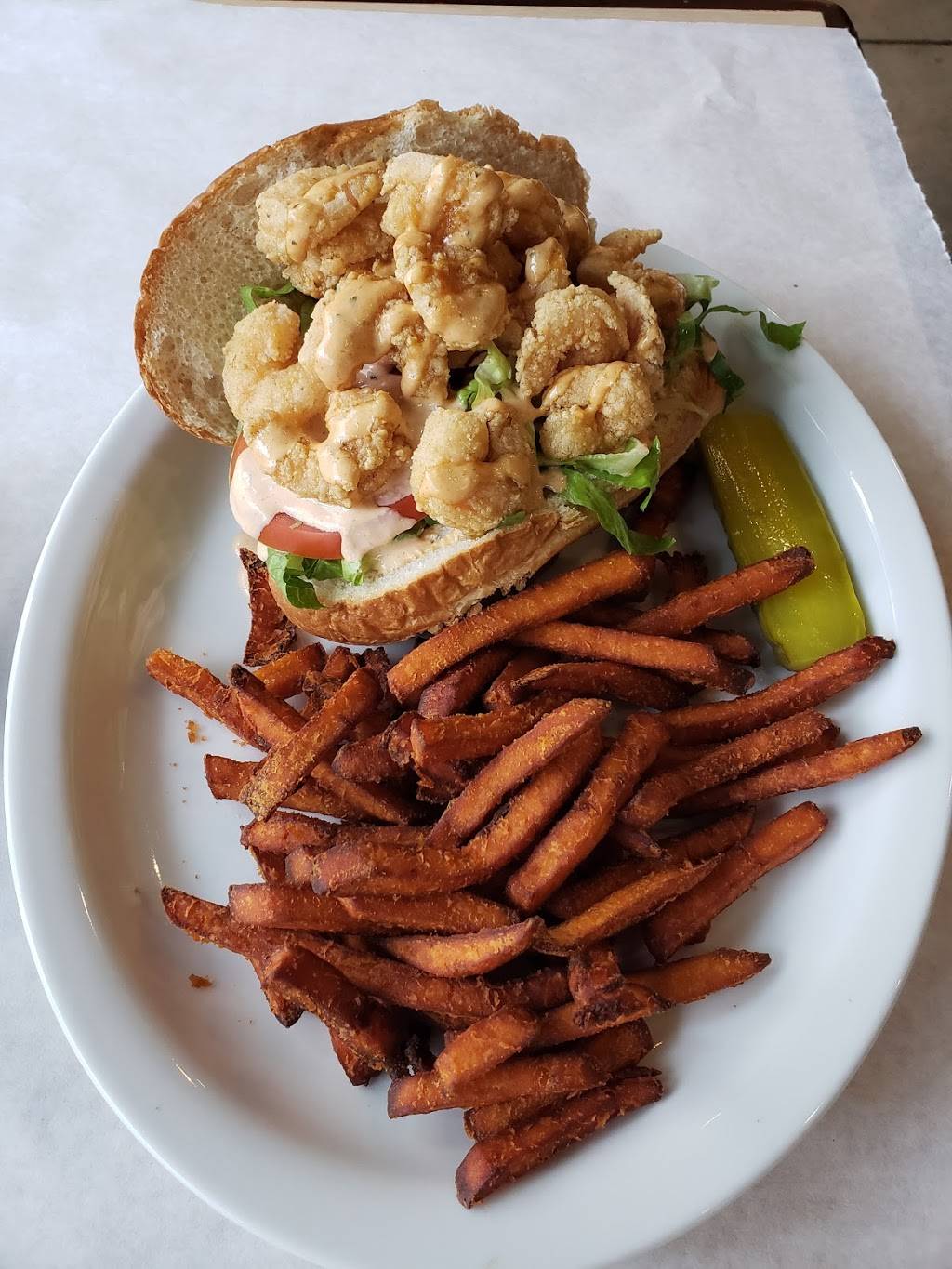 BeClaws | restaurant | 6450 America Blvd #105, Hyattsville, MD 20782, USA | 3014039000 OR +1 301-403-9000