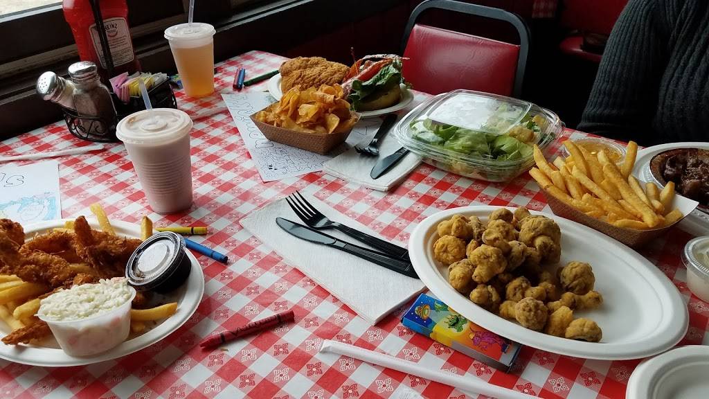 Newicks Lobster House | restaurant | 431 Dover Point Rd, Dover, NH 03820, USA | 6037423205 OR +1 603-742-3205