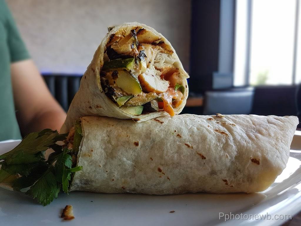 Madisons Restaurant & Bar | restaurant | 7977 Boulevard Décarie, Montréal, QC H4P 2H5, Canada | 5145433131 OR +1 514-543-3131