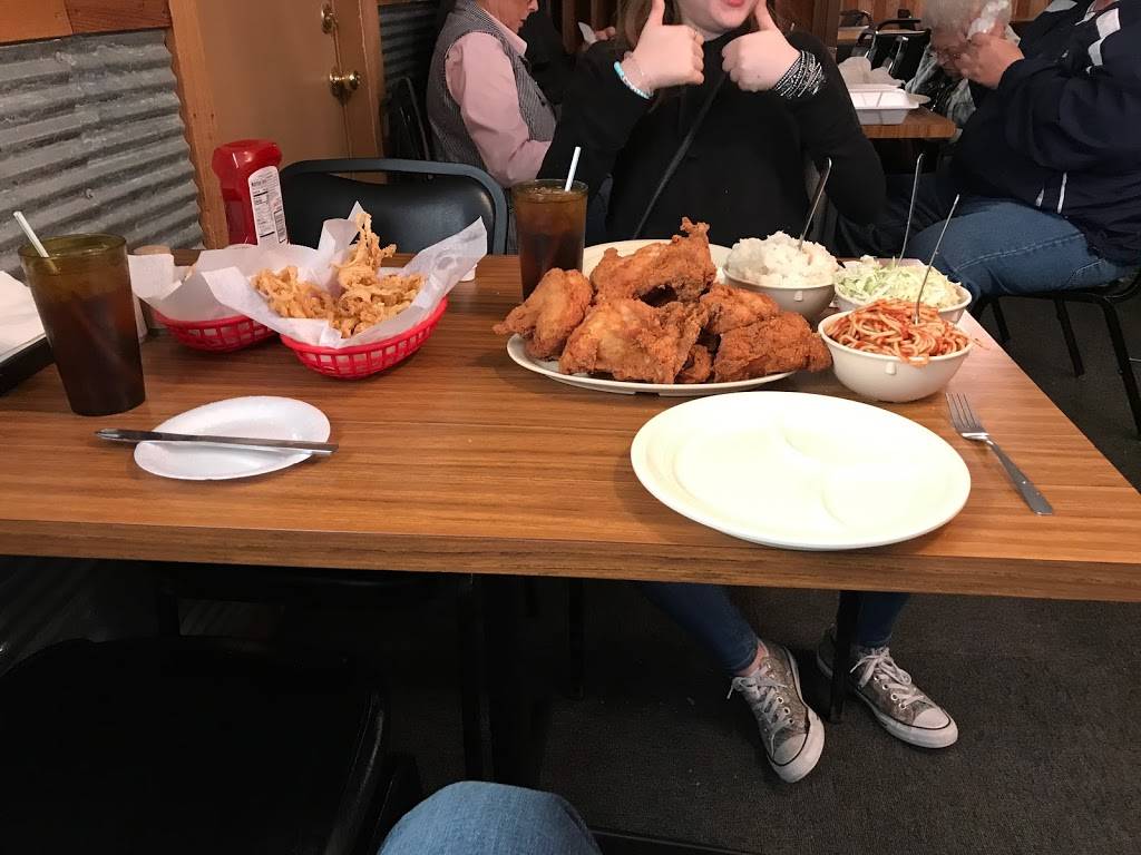 Pichlers Chicken Annies | restaurant | 1271 S 220th St, Pittsburg, KS 66762, USA | 6202329260 OR +1 620-232-9260