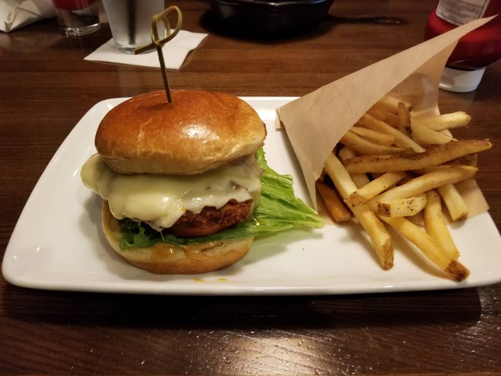 TGI Fridays | restaurant | 7855E Tysons Corner Center, McLean, VA 22102, USA | 7034485470 OR +1 703-448-5470