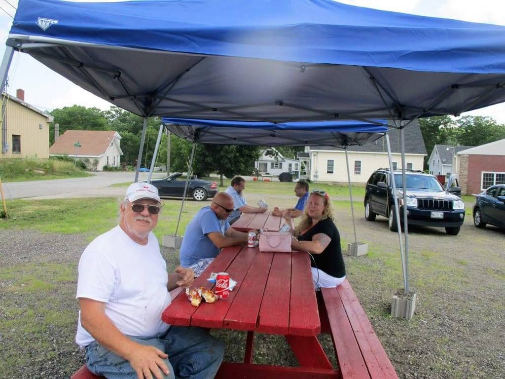 Danas Dogz | meal takeaway | 429-549 Maine Ave, Farmingdale, ME 04344, USA | 2074852013 OR +1 207-485-2013