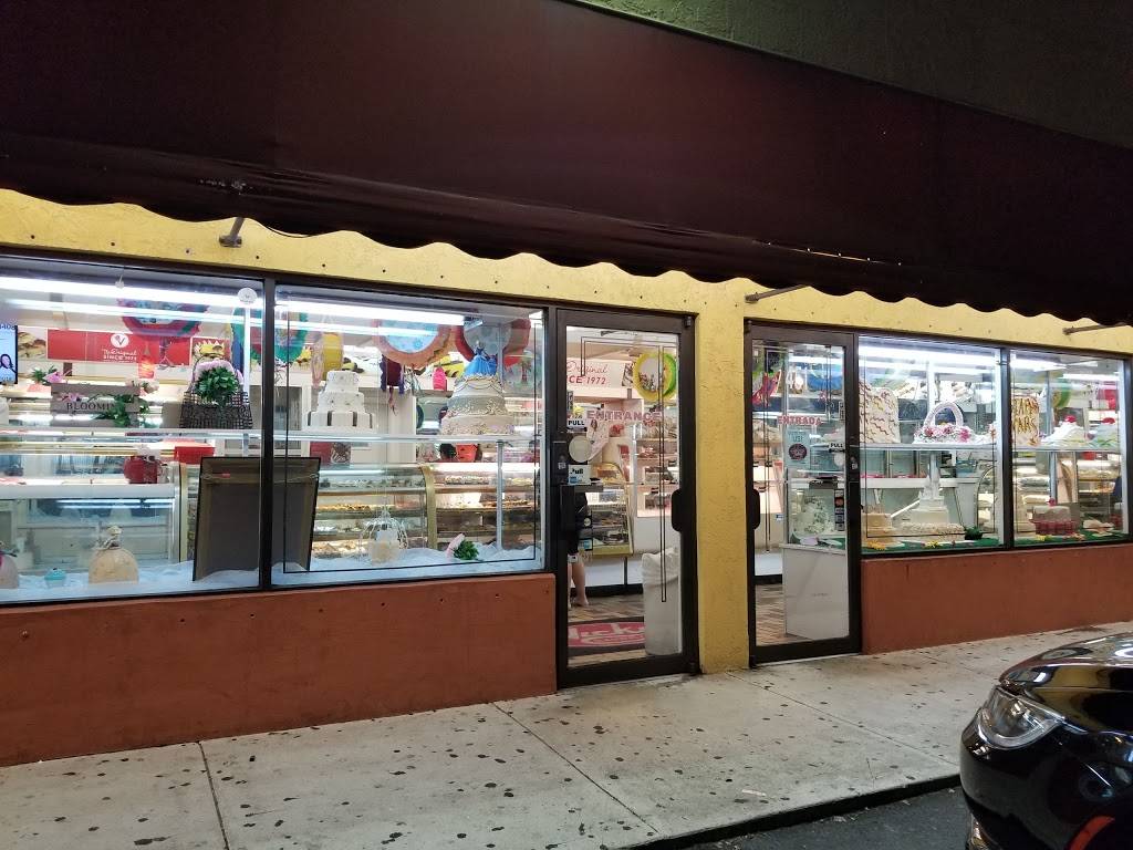 Vicky Bakery | bakery | 445 E 49th St, Hialeah, FL 33013, USA | 3056813222 OR +1 305-681-3222