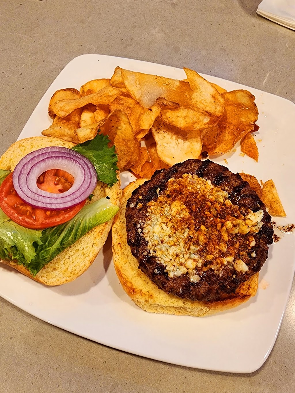 Fat Willys Carefree Hwy & Black Mountain Pkwy | restaurant | 34406 N Black Mountain Pkwy, Cave Creek, AZ 85331, USA | 4805344280 OR +1 480-534-4280