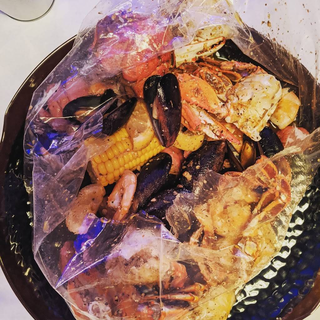 Pier 11 Boiling Seafood | restaurant | 1335 Stoneridge Dr, Gahanna, OH 43230, USA | 6149347077 OR +1 614-934-7077