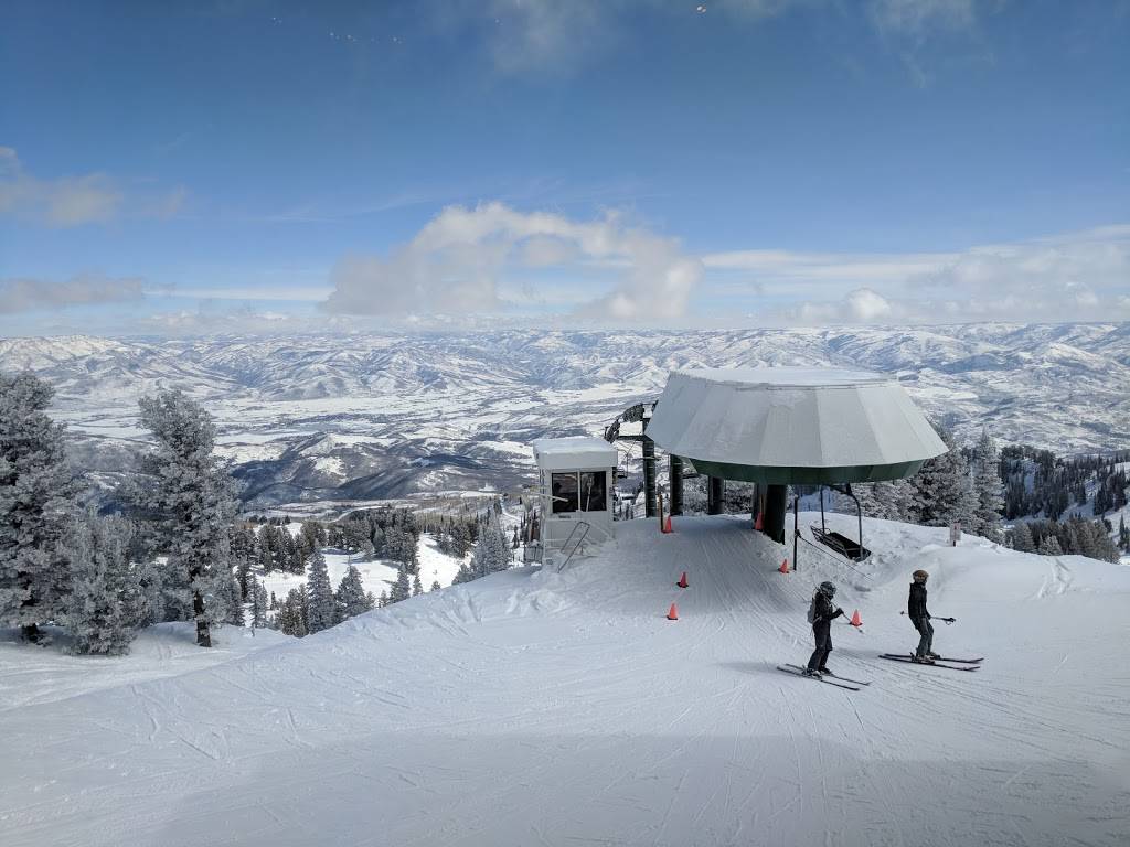 Needles Lodge | restaurant | 3925 E Snow Basin Rd, Huntsville, UT 84317, USA | 8016201000 OR +1 801-620-1000