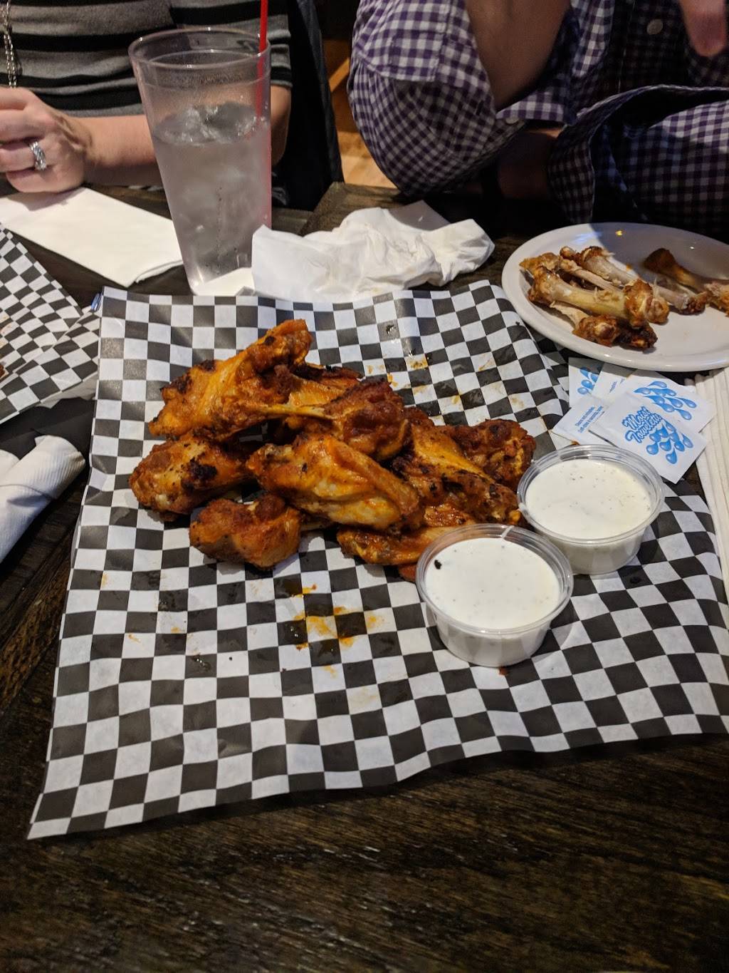 Oxford Tap Room | restaurant | 36 S Washington St, Oxford, MI 48371, USA | 2482360380 OR +1 248-236-0380