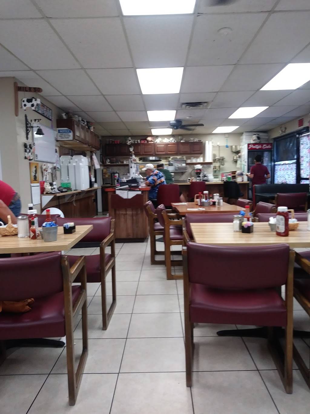 Pattys Cafe | restaurant | 43943 Sierra Hwy, Lancaster, CA 93534, USA | 6617294133 OR +1 661-729-4133